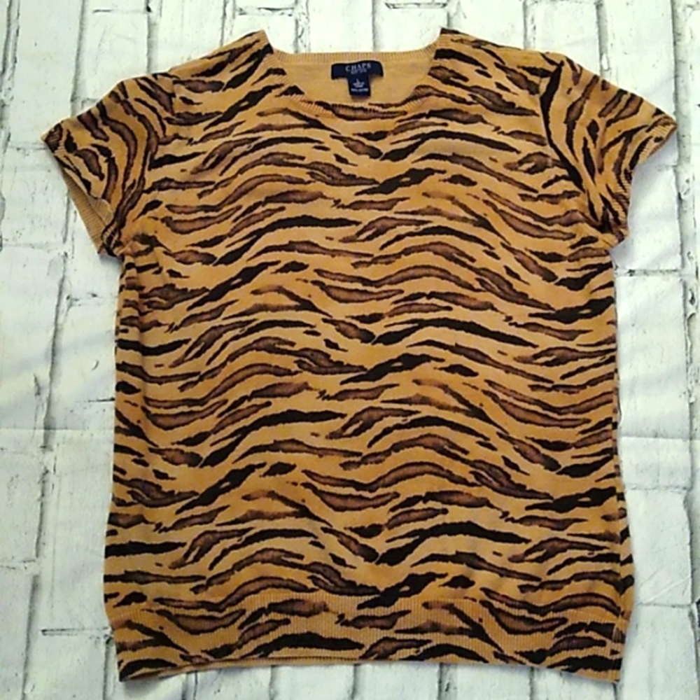 Chaps animal print women top, size large, in great used condition.